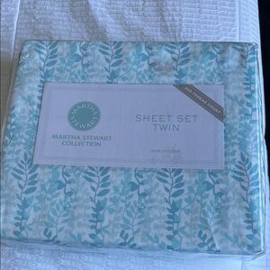 Martha Stewart Twin Sheet Set in Blue Leaf Pattern